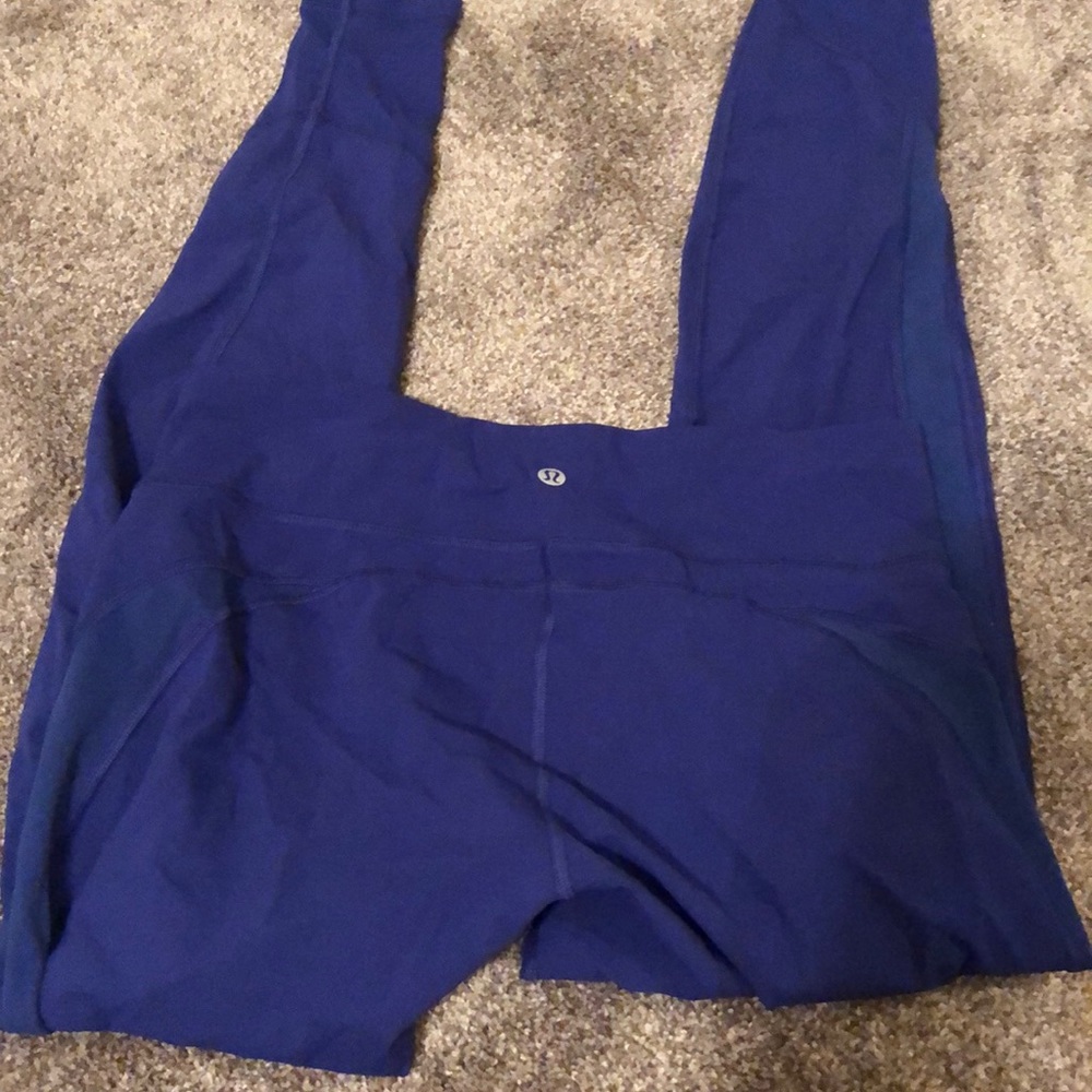 LULULEMON SIZE 8 BLUE LEGGINGS